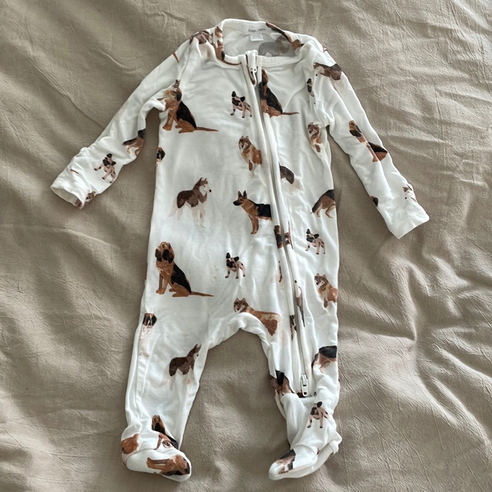 Angel Dear 2 -way zipper footie- white with dogs 0-3 months